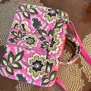 Vera Bradley Pink & Green Paisley Hard Laptop Computer Bag
Case + Shoulder Strap